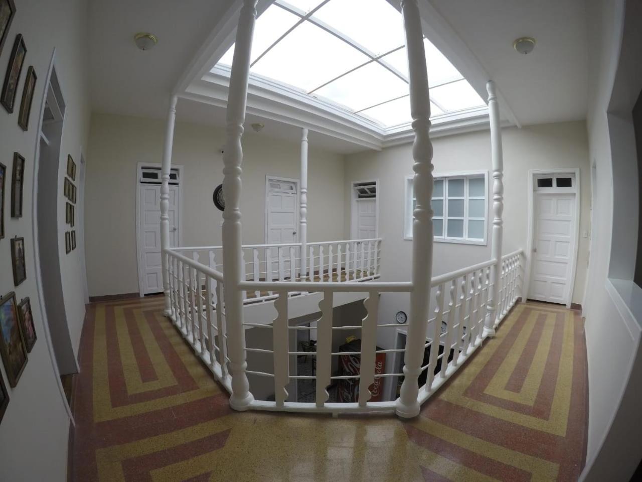 Nomad Hostel Medellín Exteriör bild