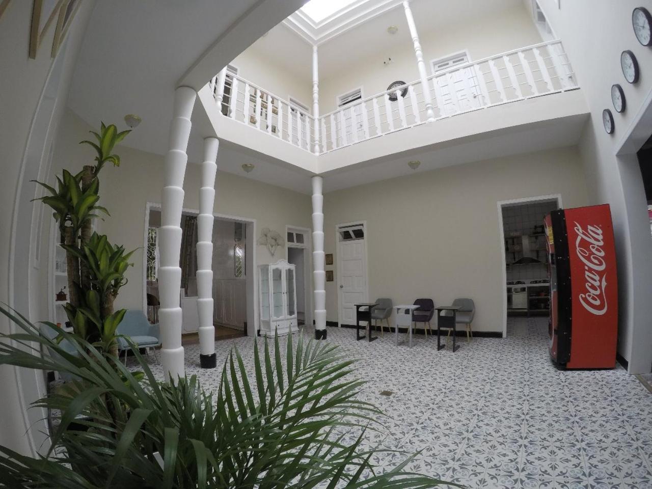Nomad Hostel Medellín Exteriör bild